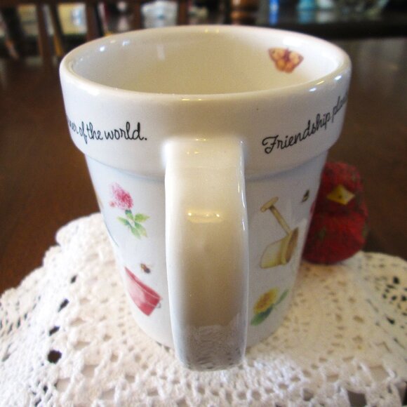 Hallmark Marjolein Baston mug "Friendship plants a garden of flowers in our corn - Picture 8 of 9